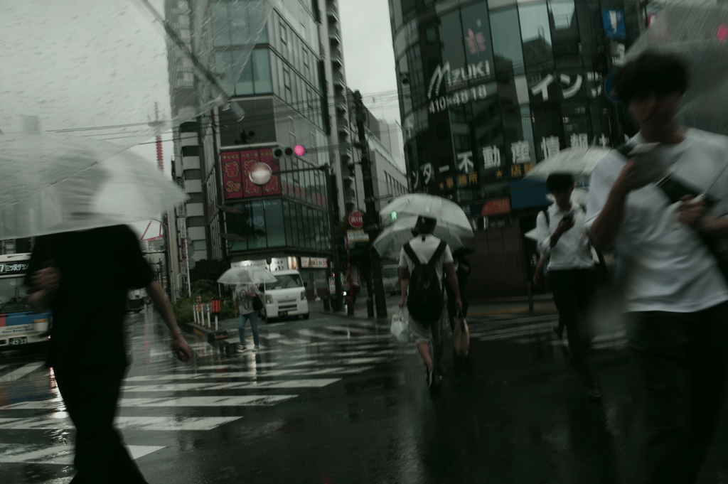 大雨のストリートフォト