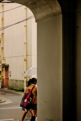 傘の下に私の幸運の女神が小さく写ってます