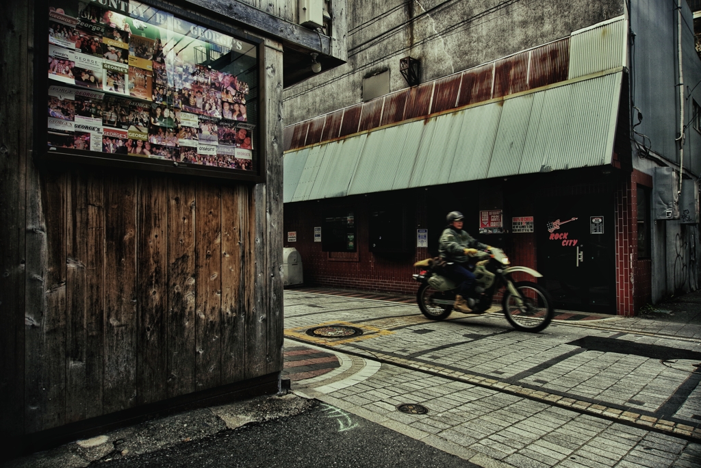 US.NAVYの門前町、ドブ板ストリート(神奈川県横須賀市)