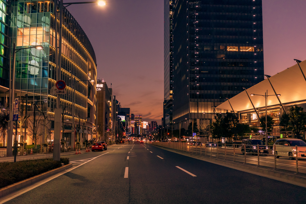 東京駅の夕暮れ
