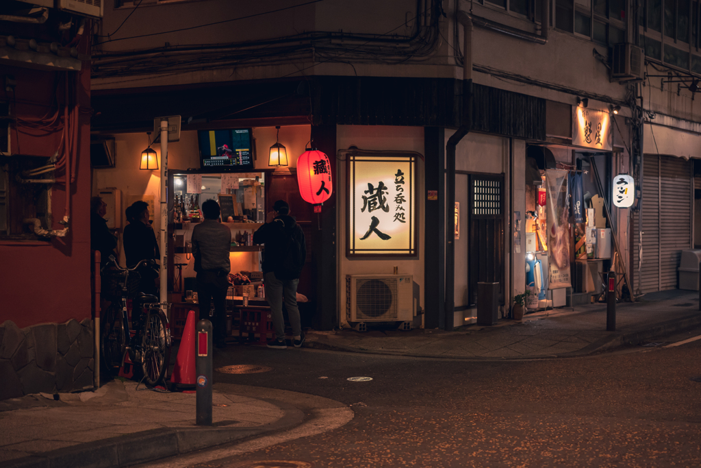 街角の路上角打ち