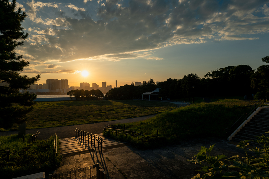 夕暮れの公園にて