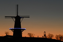 風車のシルエット