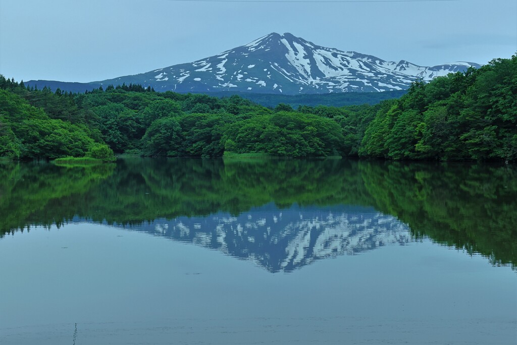 鳥海山とリフレクション