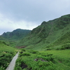 続く木道と緑　秋田駒ケ岳