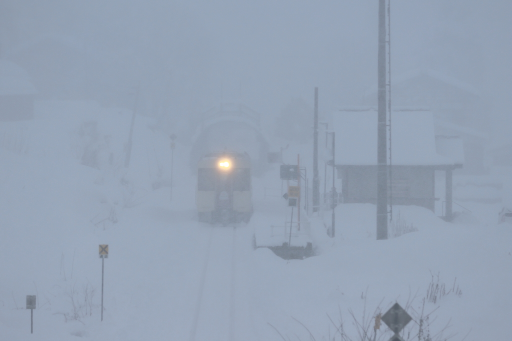 雪国と灯りと列車