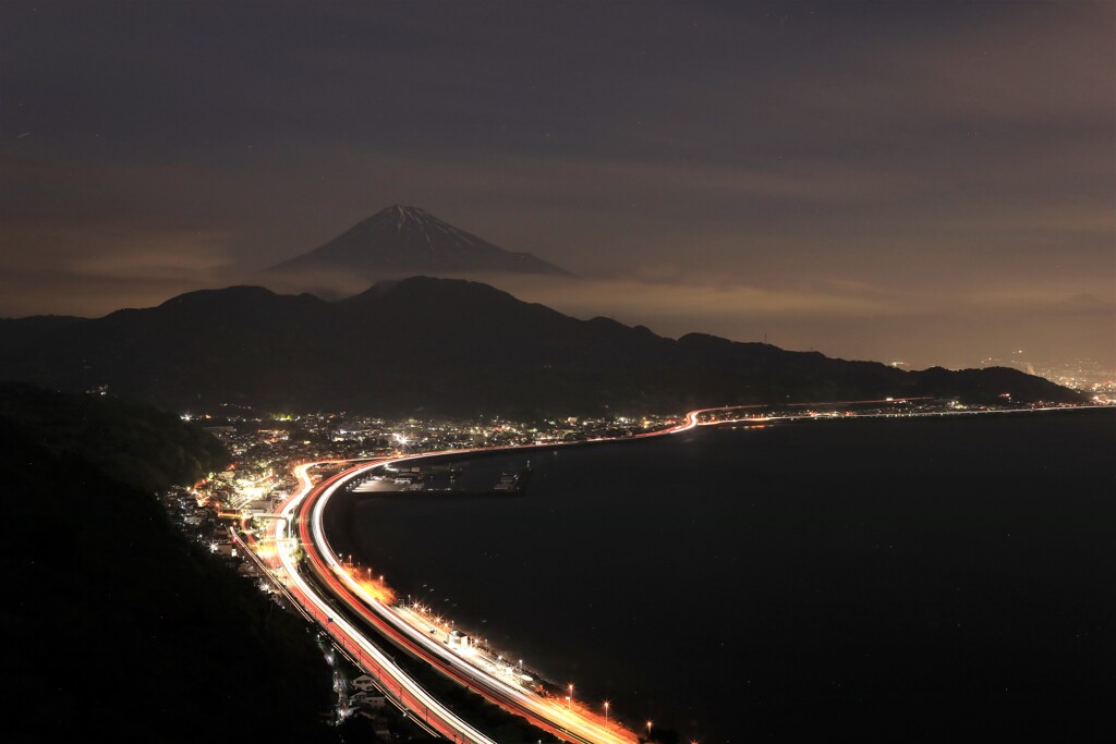 月夜の富士山