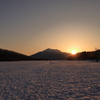 燧ヶ岳から尾瀬ヶ原に朝日