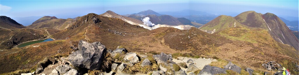 中岳山頂から見る九重の風景