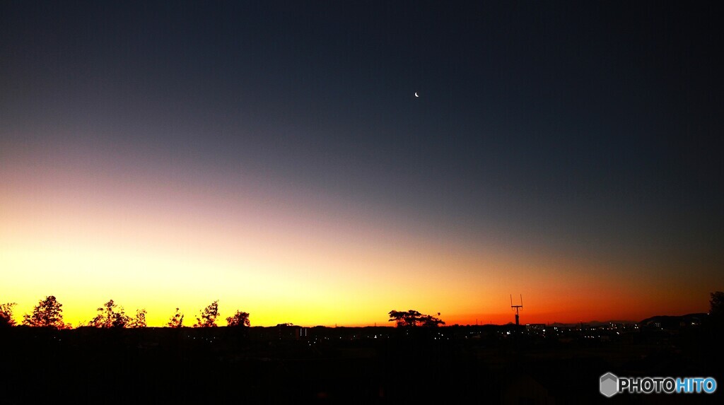 ブルーモーメントと三日月