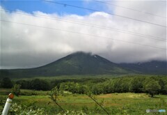 雲に覆われた八甲田山