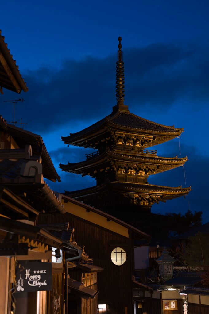 京都　八坂の五重塔　