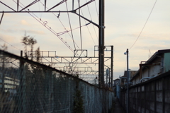 朝の駅近く