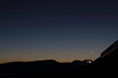 一番星とバイパスの灯り