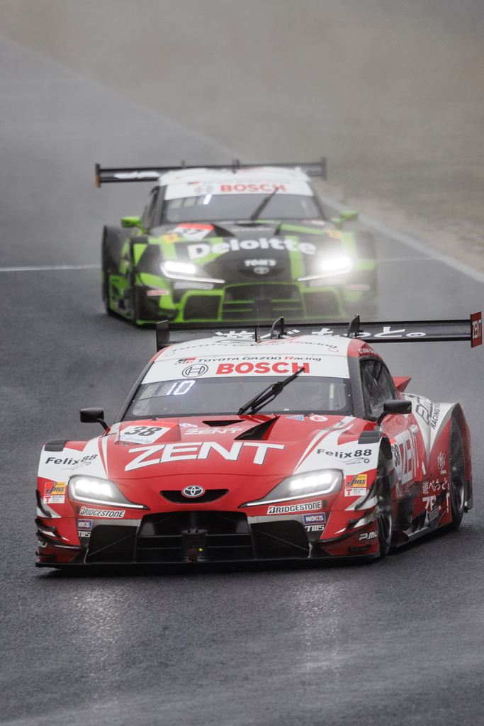 Super GT Okayama Supra vs Supra