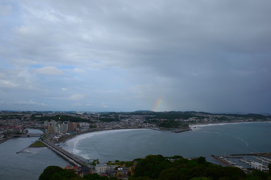 江の島から見た虹