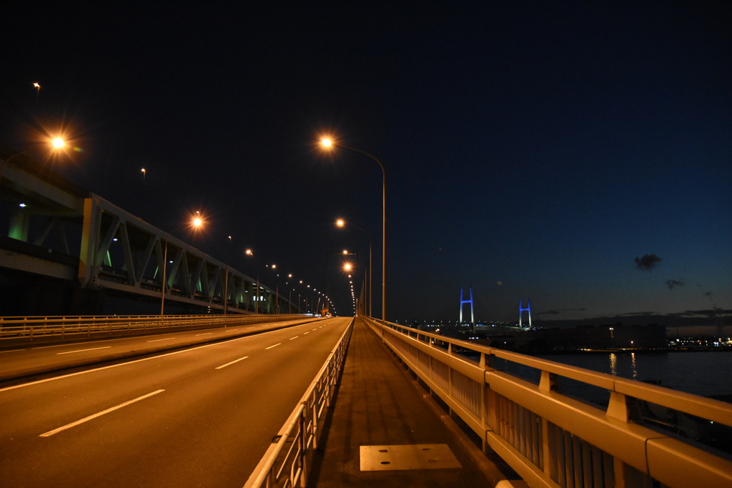 夜の橋