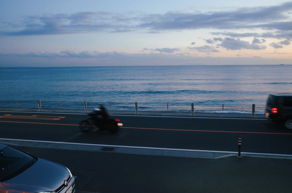 過ゆく海辺の風景