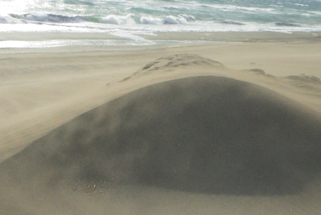 砂嵐の海岸