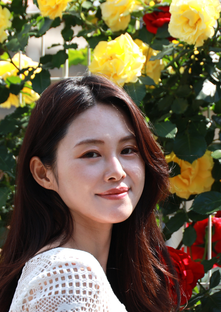 バラと女 by queenbee22 (ID:13485459) - 写真共有サイト:PHOTOHITO