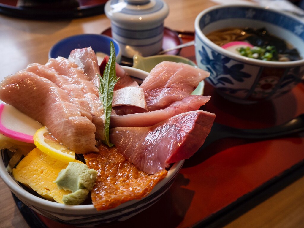 まぐろとブリどーーん(丼)