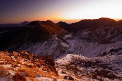 夜明け前の九重連山