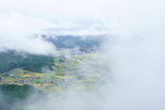 ガスに包まれる玖珠盆地