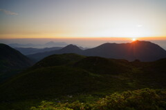 中岳からの御来光