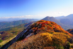 三俣山の紅葉と霧氷