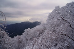 雪の華と稜線
