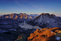 モルゲンロートに染まる九重連山