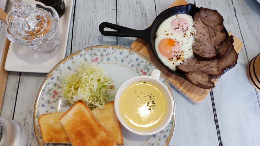 カルシファーが焼くベーコン