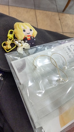 イヤーカフ