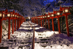 雪の貴船神社