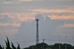 鉄塔と雲