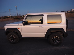 朝焼けとジムニー