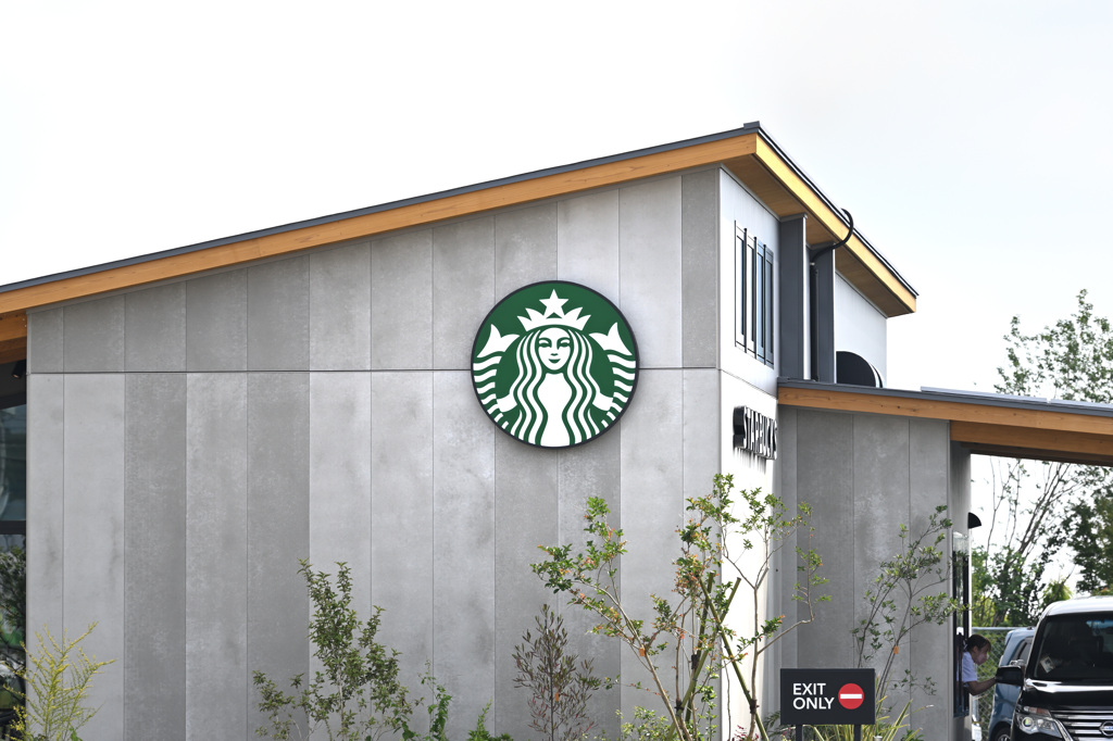 木造建築のスタバ