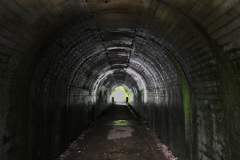 トンネルの先へ