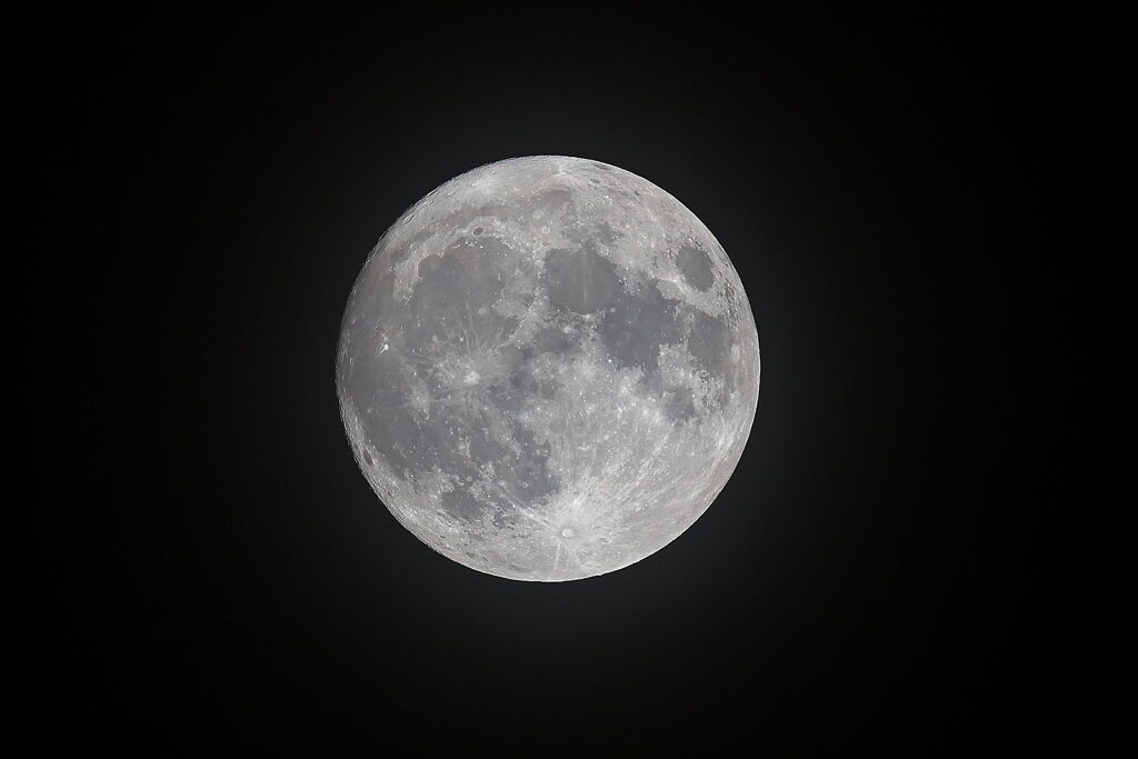 昨夜30日のお月さん