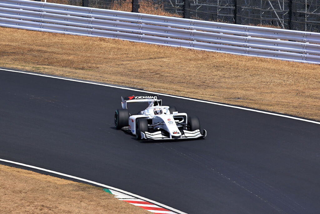 スーパーフォミュラ―第１戦＃１０