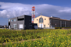 依佐美送信記念館と菜の花＃１