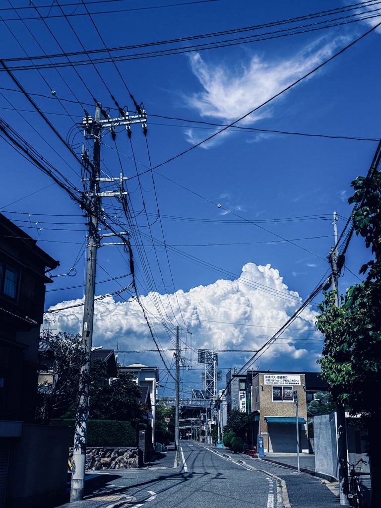 夏い雲