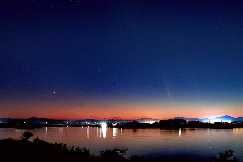 金星と紫金山・アトラス彗星