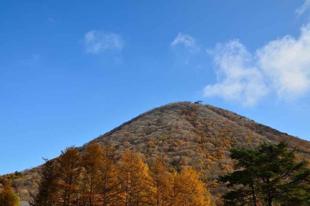 色づく榛名山