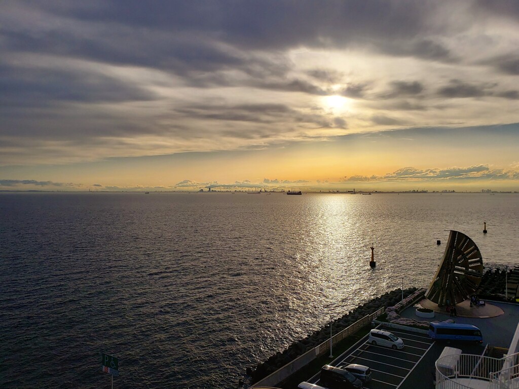 東京湾の真ん中から