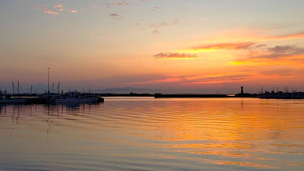 夕景に富士と灯台と・・・