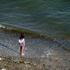 少女と海