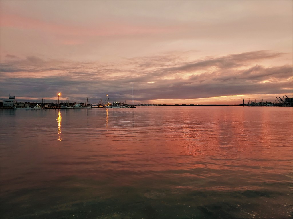 柿渋色の夕景