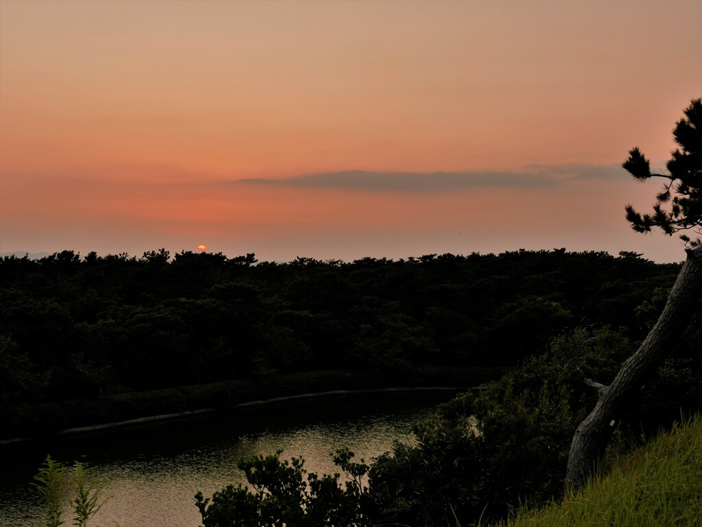 秋の夕暮れ…岬にて