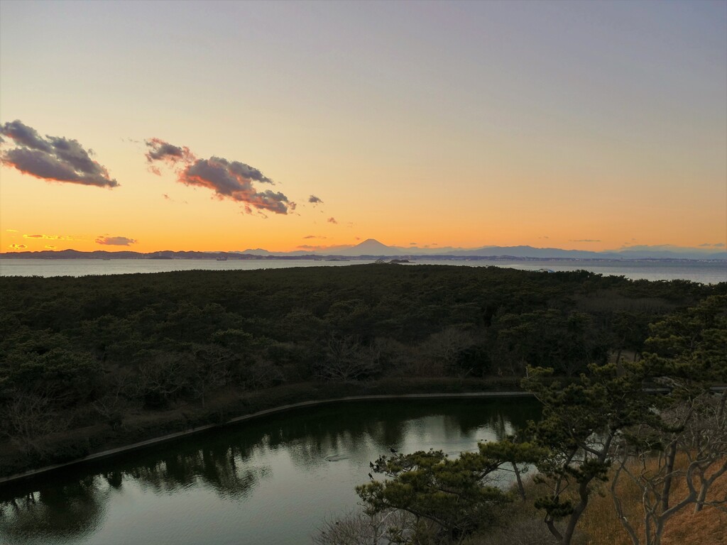 冬の東京湾・・岬の夕暮れ